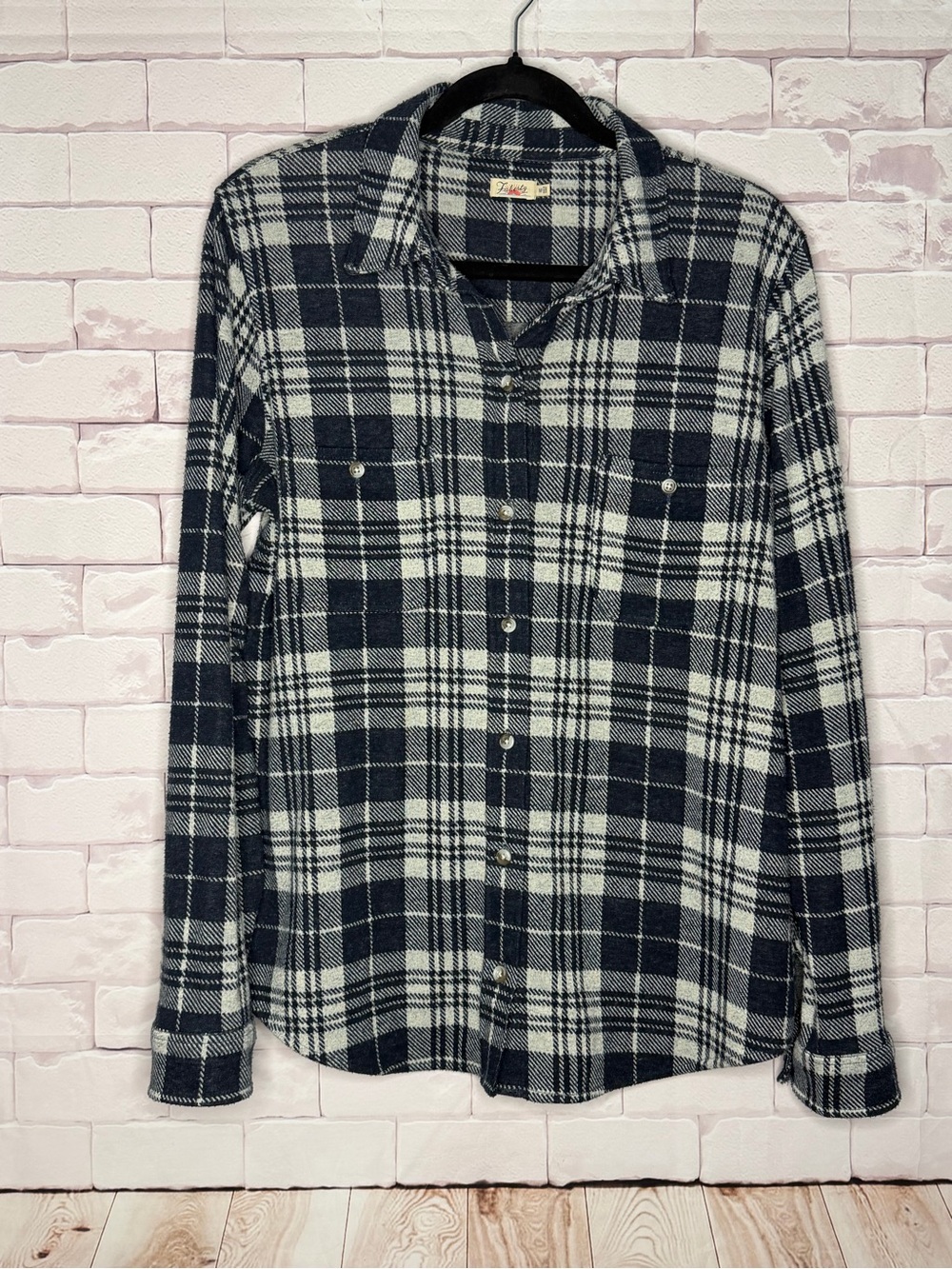 Faherty Plaid Button Front Shirt Size Medium | Cozy Minimalist Grunge Aesthetic